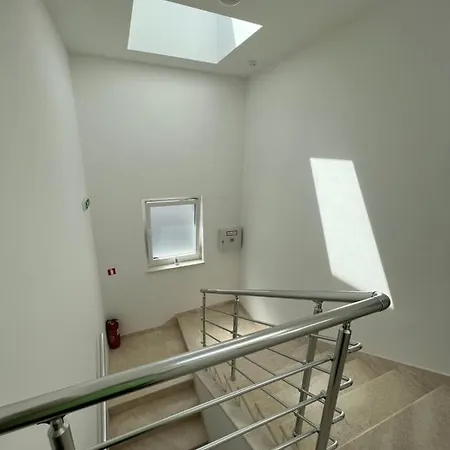 Sunrise With Private Parking アパート *