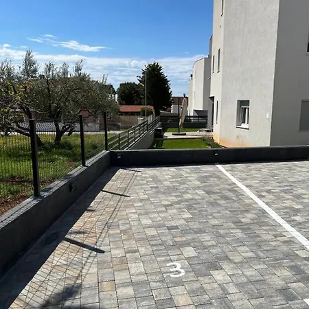 Sunrise With Private Parking プーラ