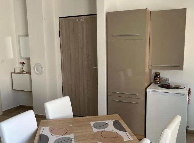 Sunrise With Private Parking Apartment Pula