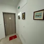 Sunrise With Private Parking شقة بولا