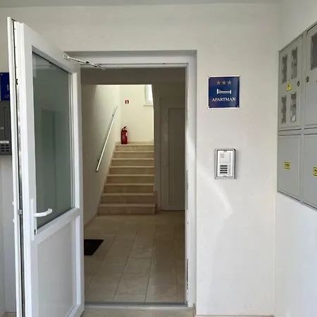 Sunrise With Private Parking * Pola