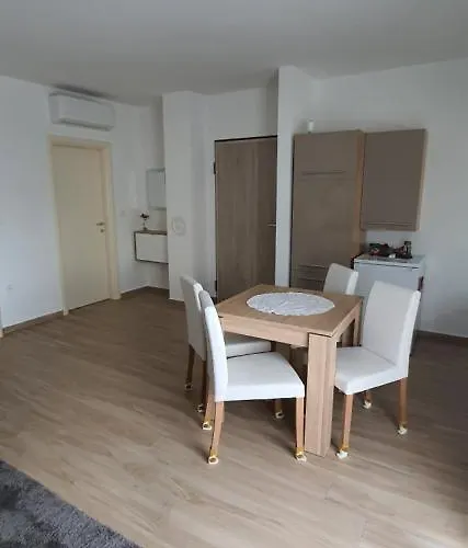 Sunrise With Private Parking *