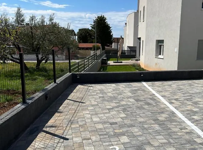 Sunrise With Private Parking Πούλα