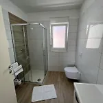 Sunrise With Private Parking Апартаменты