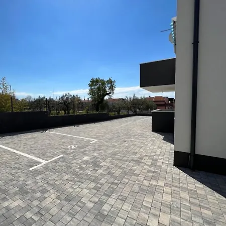 Sunrise With Private Parking