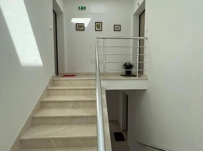 Sunrise With Private Parking Apartment